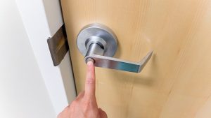 door-handle-that-is-silver