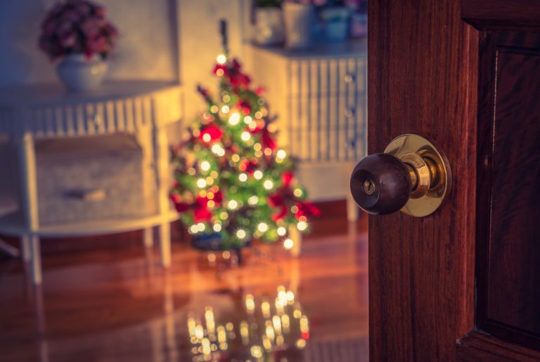 open-door-christmas-tree-room-filtered-image-processed